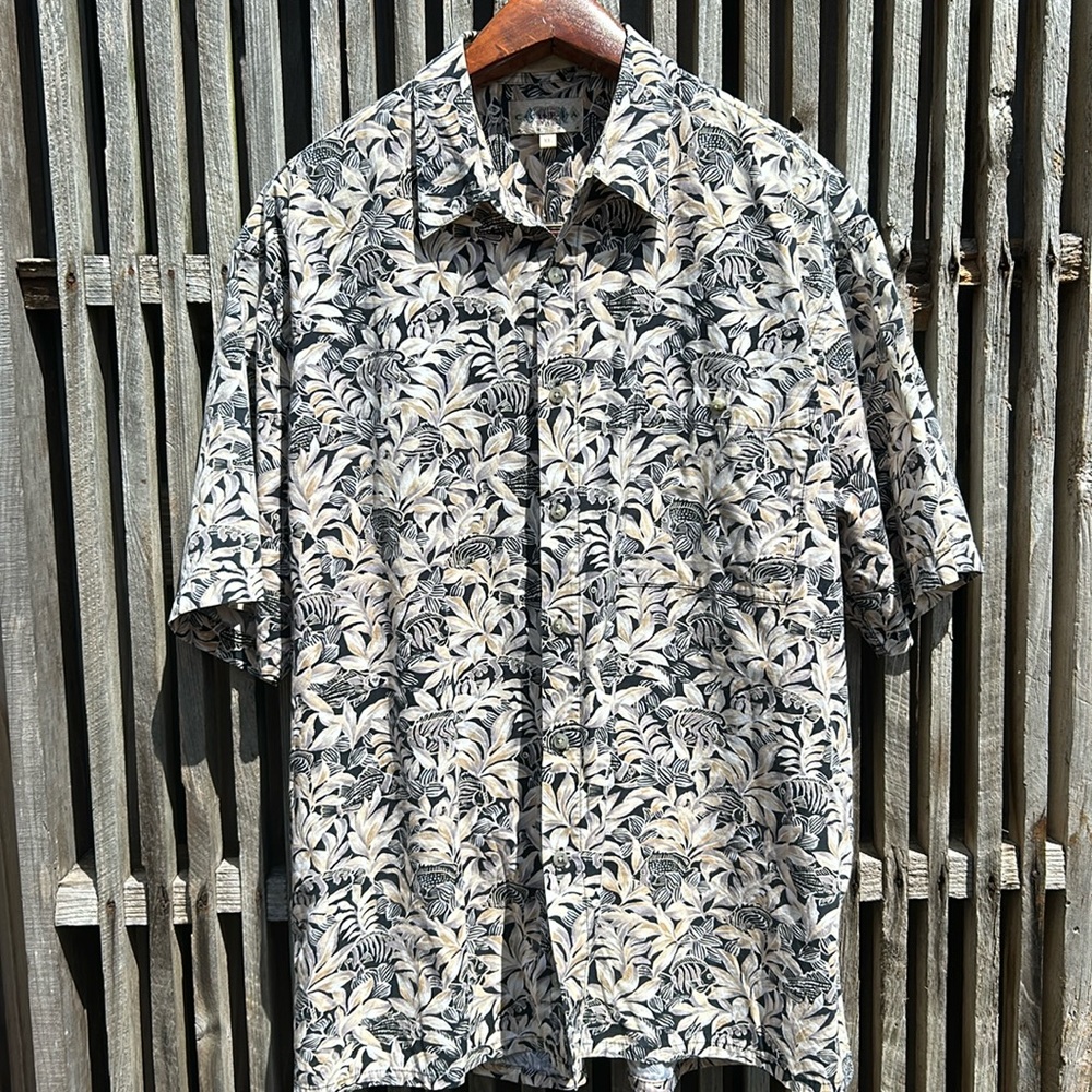 Men’s short sleeve button up cotton print shirt classic Hawaiian luau untuck